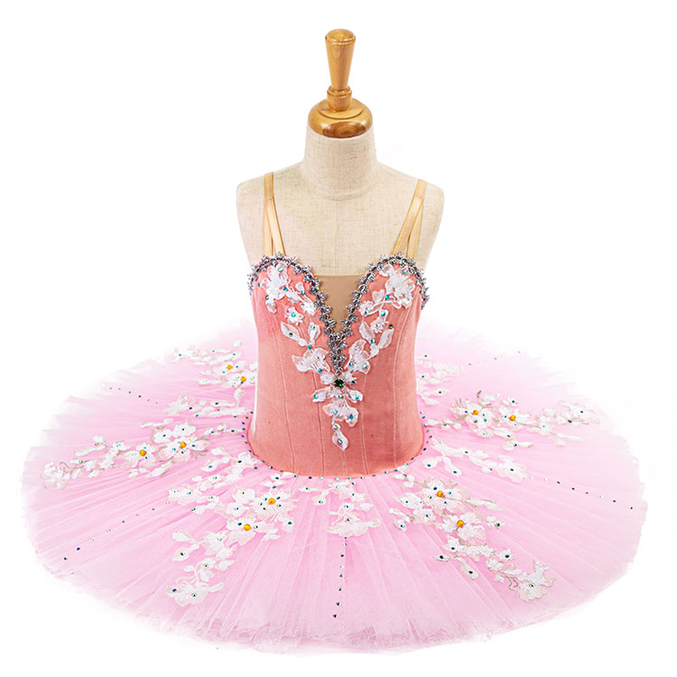 အမျိုးသမီး Ballerina ဝတ်စုံ