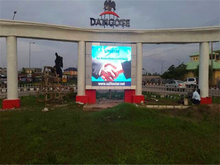 دیوار ویدئویی LED دو طرفه P6 در فضای باز برای تبلیغات در نیجریه