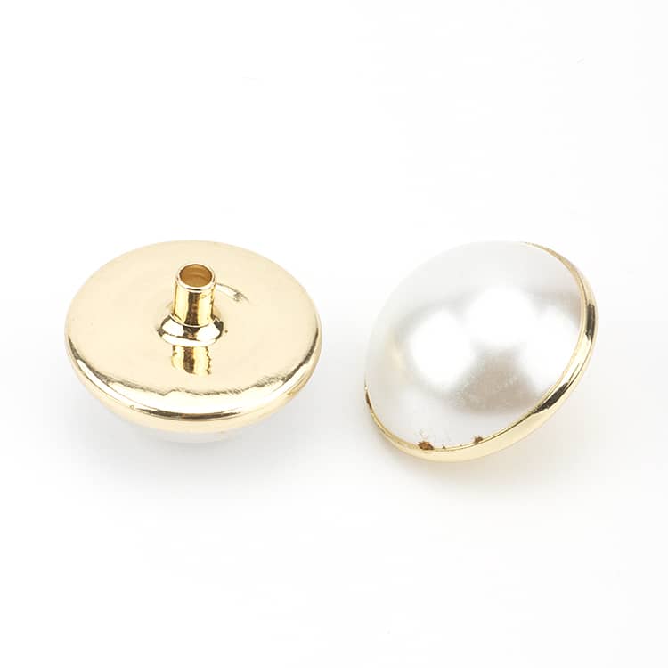 Pearl clothing buttons