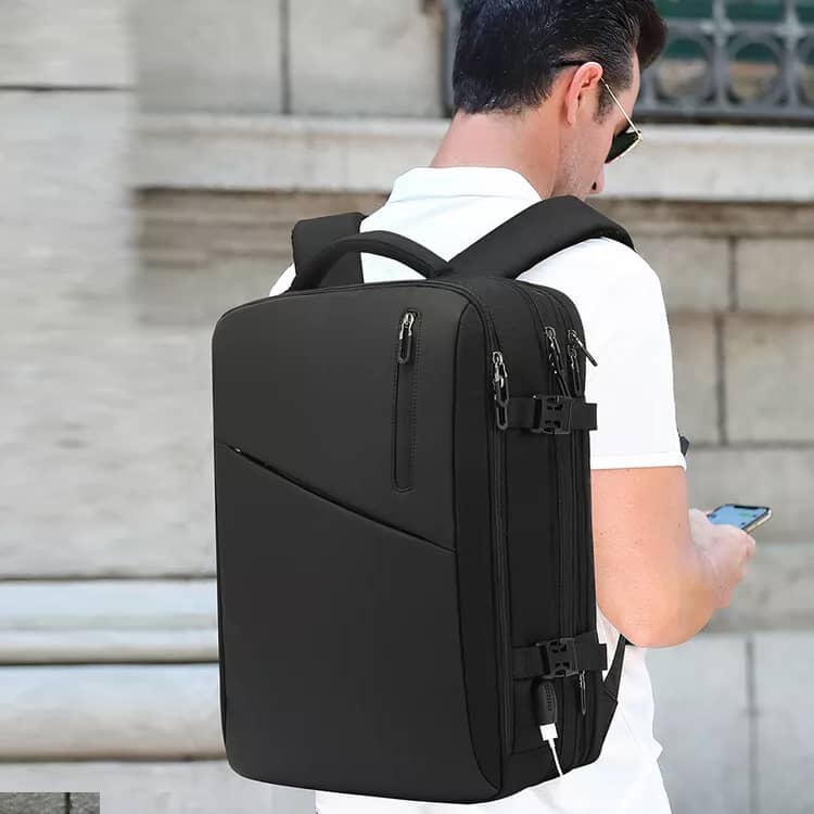 Backpack tal-kompjuter tal-irġiel