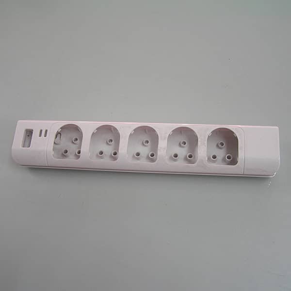 Plastic mold injection molding