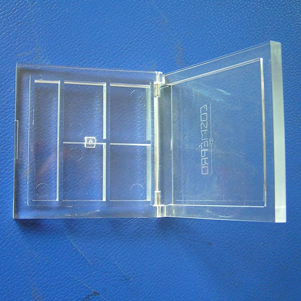 Transparent plastic injection